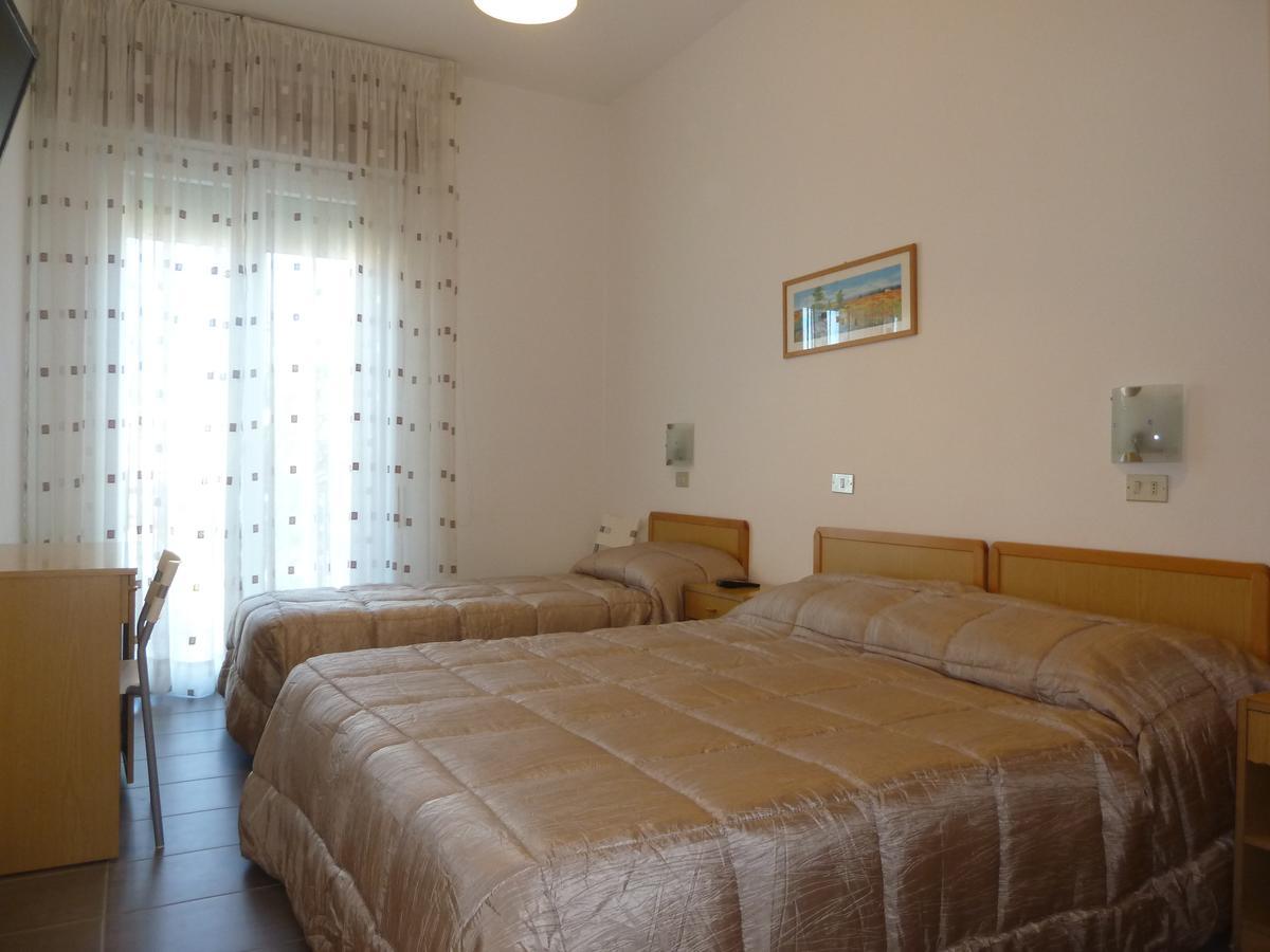 Residence Abamar Римини Екстериор снимка